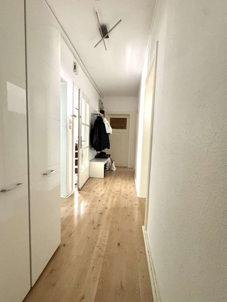 Immobilie in Hanau - Hanau-Rosenau: 5-Zimmer Wohnung in beliebter Lage und charmantem Dreifamilienhaus - Bild 2