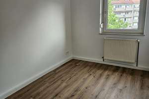 3 Zimmer-Wohnung, Erstbezug nach Renovierung, Eingehauster Balkon – Schnieglinger Straße 124, 90425 Westfriedhof, Nürnberg – Vorschaubild 3