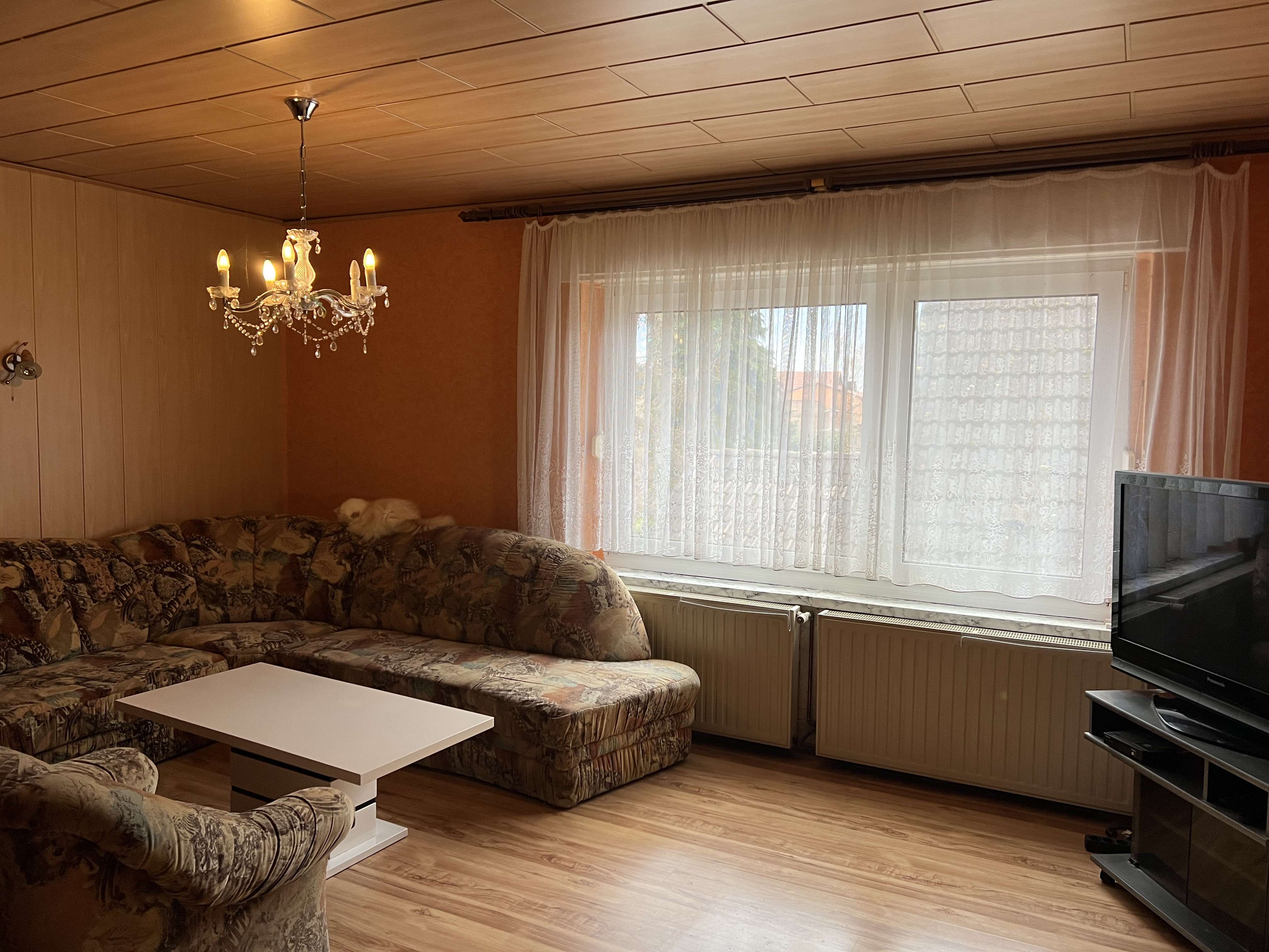 Immobilie in Lutherstadt Eisleben - Charmantes Einfamilienhaus mit Renovierungspotenzial, Kaminöfen & Glasfaser in Bischofrode - Bild 5