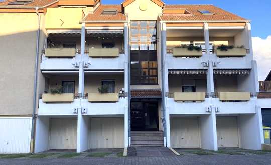 3-Zimmer Dachgeschosswohnung mit Balkon und Garage