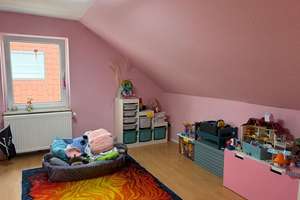 „Ideal für einen Handwerker“
Freistehendes  Einfamilienhaus mit Altbau-Charme in 47228 Duisburg – Die vollständige Adresse der Immobilie erhältst du vom Anbieter., 47228 Bergheim, Duisburg – Vorschaubild 12