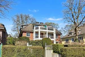 Schönes Blankenese - 3-Zimmer-Wohnung mit sonnigem Balkon und TG-Stellplatz in exzellenter Lage