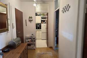 Ruhige 2-Zimmer Wohnung mit Balkon 3. OG im Rückgebäude – Franz-Joseph-Straße 41, 80801 Neuschwabing, München – Vorschaubild 2