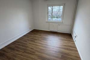 Sanierte 2 Zimmer Erdgeschoss Wohnung mit Balkon. – Bornholmer Weg 3, 24109 Mettenhof, Kiel – Vorschaubild 2