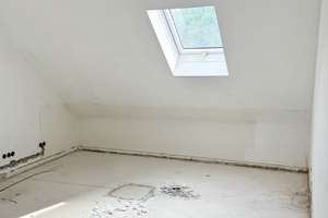 2 Zimmer Wohnung: Erstbezug nach Sanierung in historischem Hof in Poll – Rolshover Straße 526, 51105 Poll, Köln – Vorschaubild 3