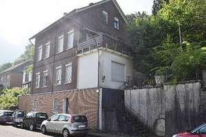 *ZWANGSVERSTEIGERUNG * Für den Erwerber provisionsfrei * Freistehendes Mehrfamilienhaus (3 Wohnunge – Die vollständige Adresse der Immobilie erhältst du vom Anbieter., 42477 Radevormwald – Vorschaubild 2