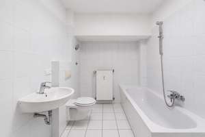 Bezugsfreie 3 Zimmer Dachgeschosswohnung nahe Karl-August-Platz – Pestalozzistrasse 69, 10627 Charlottenburg, Berlin – Vorschaubild 8