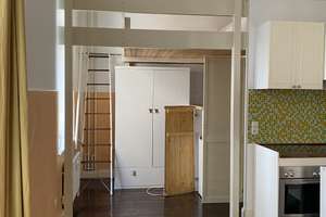 Wunderschöne Einzimmerwohnung: Hochbett, Küche und Wannenbad. Altbau mit Gartennutzung. – Hacketäuerstrasse 68, 51063 Mülheim (Ortsteil), Köln – Vorschaubild 2