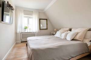 Blick auf das Naturschutzgebiet in List: Doppelhaushälfte mit Einliegerwohnung, 2 Stellplätze – Am Brünk 41, 25992 List (Sylt) – Vorschaubild 5