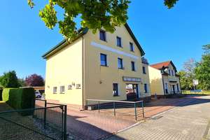 Kapitalanlage nahe TESLA Grünheide – Wohn- und Geschäftshaus mit 9 Einheiten – Die vollständige Adresse der Immobilie erhältst du vom Anbieter., 15537 Grünheide (Mark) – Vorschaubild 1