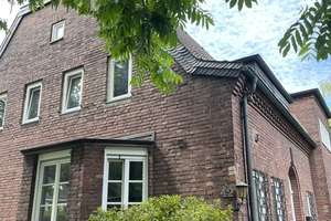 Traumhaftes freistehendes Einfamilienhaus aus den 30er Jahren (RESERVIERT)