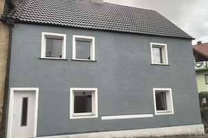Renovierte, modernisierte Doppelhaushälfte mit 8 Zimmern in Ebnath – Die vollständige Adresse der Immobilie erhältst du vom Anbieter., 95683 Ebnath – Vorschaubild 1