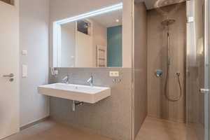 Urban und individuell -  Außergewöhnliche 3-Zimmer-Wohnung im Scheunenviertel – Berlin – Vorschaubild 9