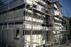 Neubau ZFH 3-Zi. ETW im 1. OG mit großem Südbalkon - PROVISIONSFREI von PRIVAT – Die vollständige Adresse der Immobilie erhältst du vom Anbieter., 85614 Kirchseeon – Vorschaubild 2