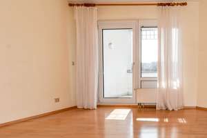 Moderne 3-Zimmer-Eigentumswohnung mit zwei Balkonen und Garage in Wiesbaden-Klarenthal – Die vollständige Adresse der Immobilie erhältst du vom Anbieter., 65197 Klarenthal, Wiesbaden – Vorschaubild 4