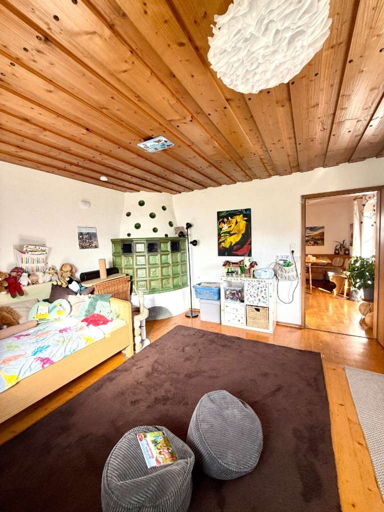 Immobilie in Burgkirchen an der Alz - Charmantes Einfamilienhaus mit Geschichte, großem Grundstück und vielseitigen Nutzungsmöglichkeiten - Bild 2