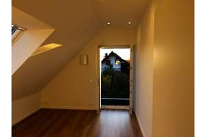 Zweitbezug: Lichtdurchflutete Dachgeschosswohnung mit Galerie, EBK und Cabrio-Fenstern in Großhadern – Waldklausenweg 14a, 81377 Großhadern, München – Vorschaubild 17