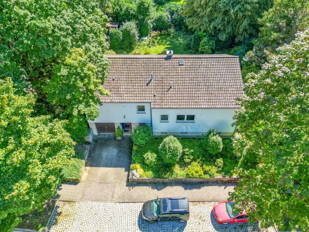 Einfamilienhaus mit großem Grundstück und viel Potential