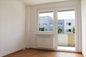 Rollstuhl gerechte 3-Raumwohnung – Johannes-Göderitz-Str. 13, 39130 Magdeburg – Vorschaubild 1
