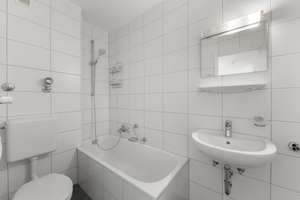 Renoviertes 1 Zi-Apartment mit Balkon & EBK – Nähe U-Bahn Petuelring und BMW! – Riesenfeldstraße 10, 80809 Am Riesenfeld, München – Vorschaubild 9