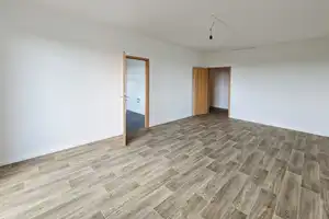 Helle 3-Zimmer-Wohnung mit Balkon und Dusche – Ideal für kleine Familien + *2 NKM geschenkt* – Wegastraße 26, 4205 Leipzig – Vorschaubild 2