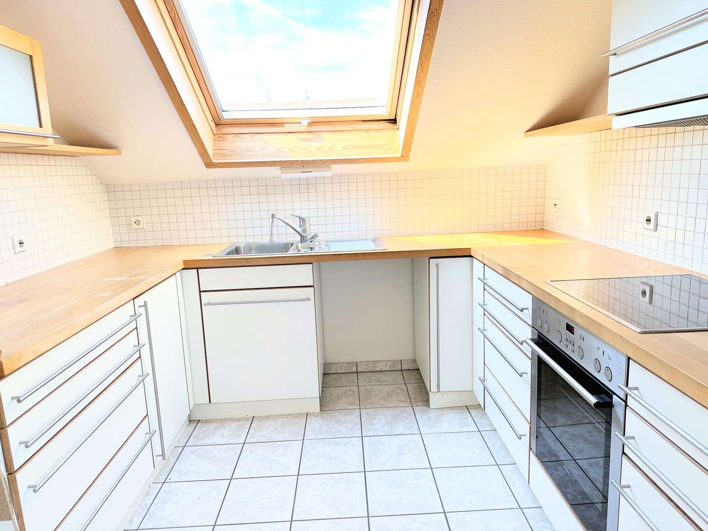 Immobilie in Bönnigheim - Repräsentatives 2-Familienhaus mit Ausbaupotential in begehrter Wohnlage - Bild 7