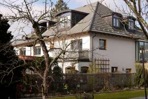 Wunderschöne , helle 4-Zimmer Dachatelierwohnung mit sonniger Südterrasse in München-Laim  – Hartelstraße 6a, 80689 St. Ulrich, München – Vorschaubild 2