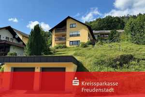 Gepflegtes Zweifamilienhaus mit optionaler Einliegerwohnung und herrlichem Weitblick – Freudenstadt (Kreis) – Vorschaubild 1