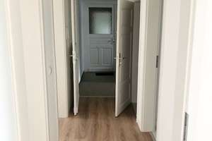 Gut geschnittene 2­ Zimmer ­ Wohnung mit Stellplatz im Hof ! – Am Schloßpark 102, 65203 Biebrich, Wiesbaden – Vorschaubild 4