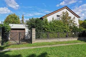 Zweifamilienhaus mit Garten in Berlin – Die vollständige Adresse der Immobilie erhältst du vom Anbieter., 12623 Mahlsdorf, Berlin – Vorschaubild 2
