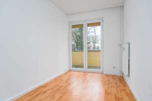 Im Herzen des grünen Tempelhofs    helle 2,5 Zi-Whg mit 2 Balkonen und Stellplatz mit Grundbuchblatt – Friedrich-Wilhelm-Str. 55-56, 12103 Tempelhof, Berlin – Vorschaubild 13