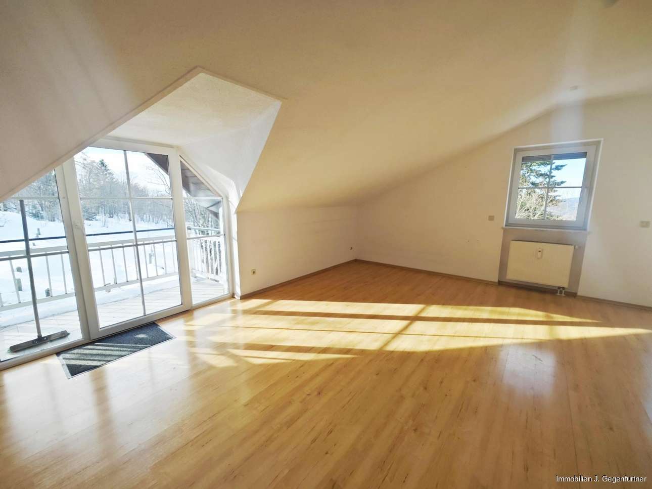 Immobilie in Neuschönau - Tolle 3-Zimmer-Wohnung im Bergdorf Waldhäuser - mit Garage! - Bild 2