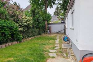 Stilvoll modernisierter Bungalow in Augsburg mit Garten und großer Nutzfläche – Die vollständige Adresse der Immobilie erhältst du vom Anbieter., 86156 Kriegshaber, Augsburg – Vorschaubild 11