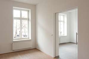 Wohnen mit Charakter: 4-Zimmer-Wohnung in Leipzig-Schleußig – Die vollständige Adresse der Immobilie erhältst du vom Anbieter., 4229 Schleußig, Leipzig – Vorschaubild 2