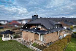In exklusiver Lage - architektonischer, großzügiger Winkelbungalow mit Dachterrasse und Garage... – Die vollständige Adresse der Immobilie erhältst du vom Anbieter., 31707 Bad Eilsen – Vorschaubild 4