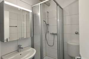 Renovierte 3-Zimmer Dachgeschosswohnung in Gelsenkirchen – Gewerkenstr 13, 45881 Schalke, Gelsenkirchen – Vorschaubild 3