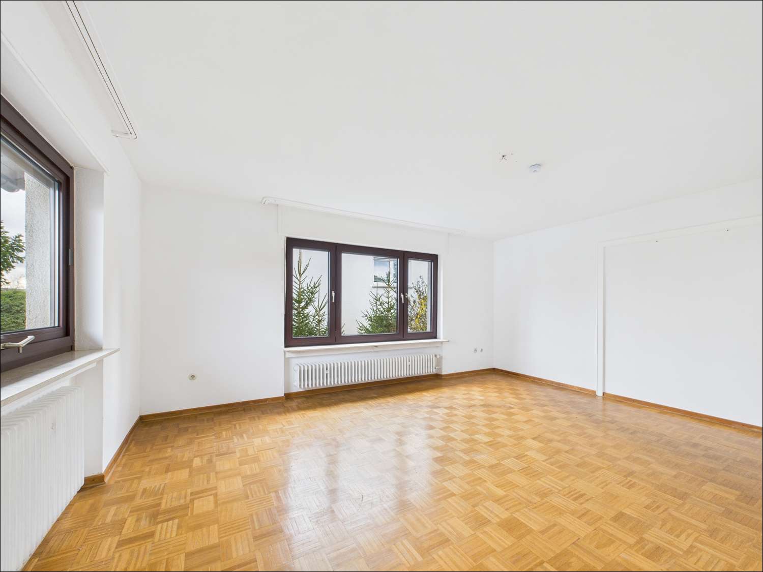 Immobilie in Haibach - Platz für Generationen oder clevere Kapitalanlage – Zweifamilienhaus mit Garten in Haibach - Bild 2