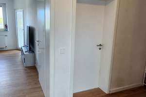 Spacious 4-Room Apartment (Geräumige 4-Zimmer-Wohnung). Heating cost is included in total rent. – Die vollständige Adresse der Immobilie erhältst du vom Anbieter., 40237 Düsseltal, Düsseldorf – Vorschaubild 2
