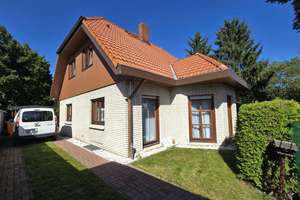 Familienfreundliches KAMPA-Einfamilienhaus, 639 m² Hinterliegergrundstück, Kamin, Carport, Keller