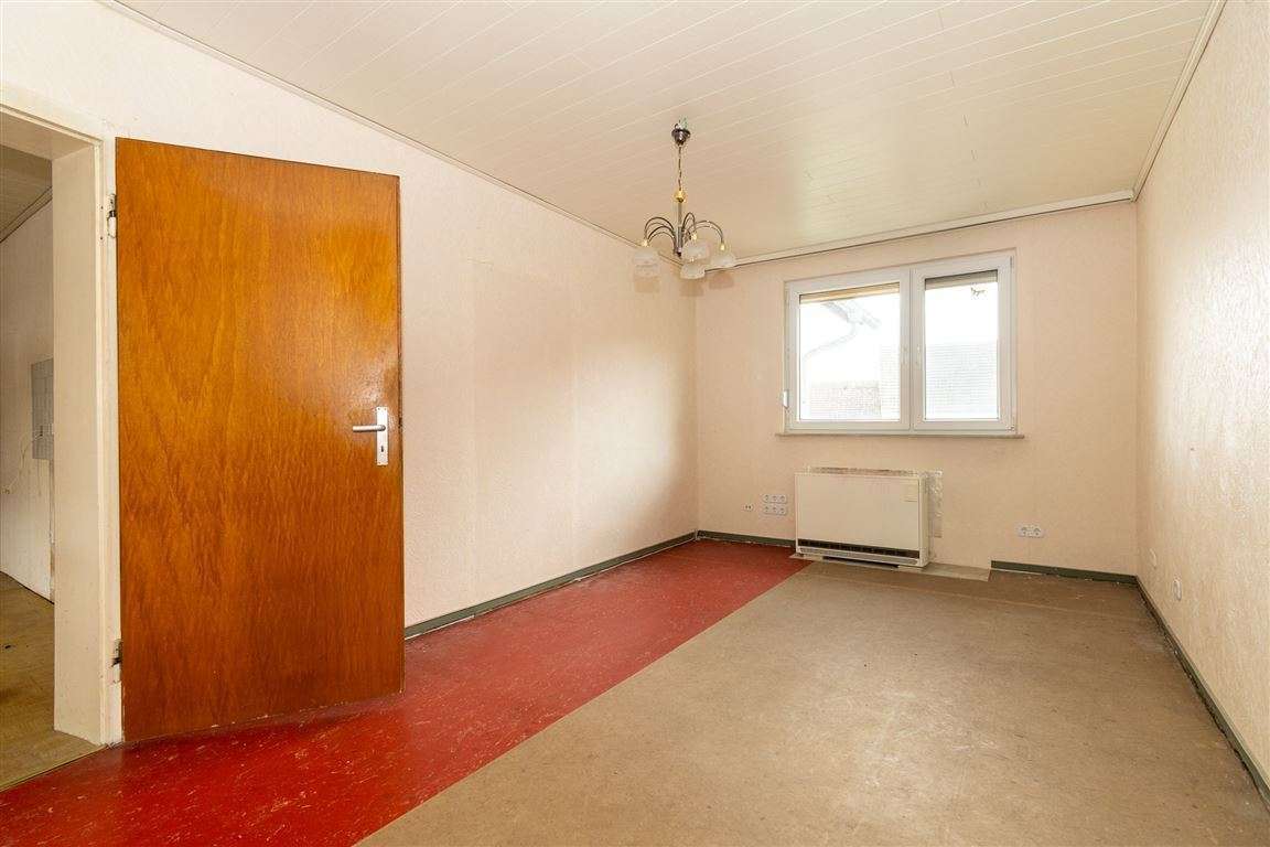 Immobilie in Berkatal - Geräumig, bezahlbar und ruhig gelegen: Massives Ein- bis Zweifamilienhaus mit Garten und Garage - Bild 3