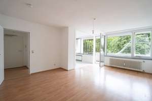 Frankfurt am Main: Helle 3-Zimmer-Wohnung im 3. OG - ideal für WGs – 60313 Innenstadt, Frankfurt am Main – Vorschaubild 1