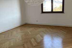175 m² Altbauwohnung mit 2 Balkonen & Stellplatz – ideal für Pendler nach Frankfurt in ruhiger Lage  – Adolfsallee 31, 65185 Mitte, Wiesbaden – Vorschaubild 10