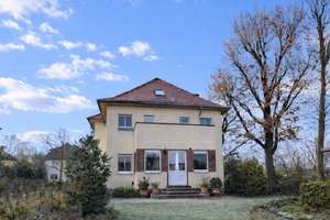 Dreifamilienhaus mit Cashflow und Entwicklungspotenzial in gefragter Wohnlage in Karlshorst: DG bezu