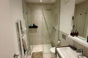 lnnenstadtnahe, lichtdurchflutete 3-Zimmer-EG-Wohnung mit EBK + Garten in Regensburg – Friedrich-Niedermayer-Straße 15, 93049 Westenviertel, Regensburg – Vorschaubild 9