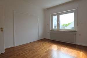 Sonnige 3-Zimmer-Wohnung mit großzügigem Wintergarten und Garten – Jöllenbecker Straße 158a, 33613 Schildesche, Bielefeld – Vorschaubild 4