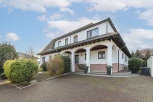 Gehoben und gepflegt: MFH mit 3 Wohneinheiten und Garten in familienfreundlicher Lage von Dornheim – Die vollständige Adresse der Immobilie erhältst du vom Anbieter., 64521 Groß-Gerau – Vorschaubild 1