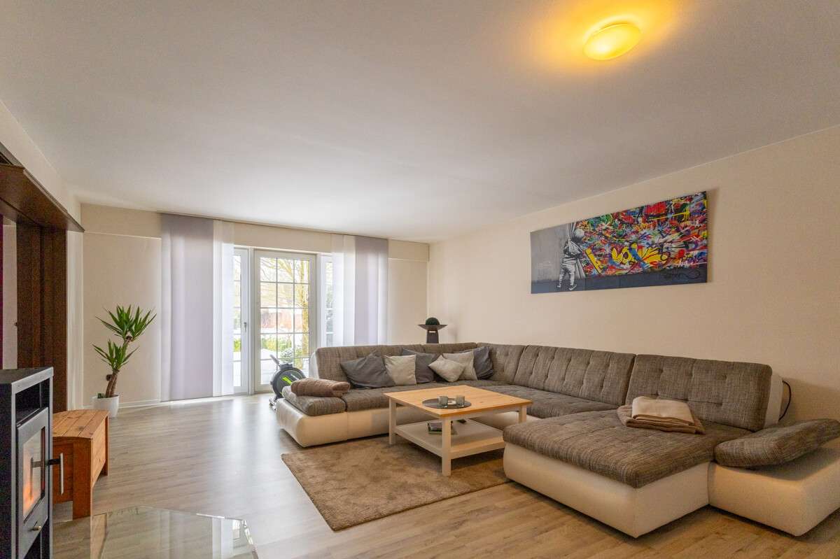 Immobilie in Großefehn - Großzügiges Einfamilienhaus mit Garage und unverbautem Blick - Bild 5