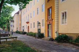 Kleine Wohnung im Erdgeschoss mit Tageslichtbad // EG Links – Lönsstr. 9, 38440 Stadtmitte (Ortsteil), Wolfsburg – Vorschaubild 1
