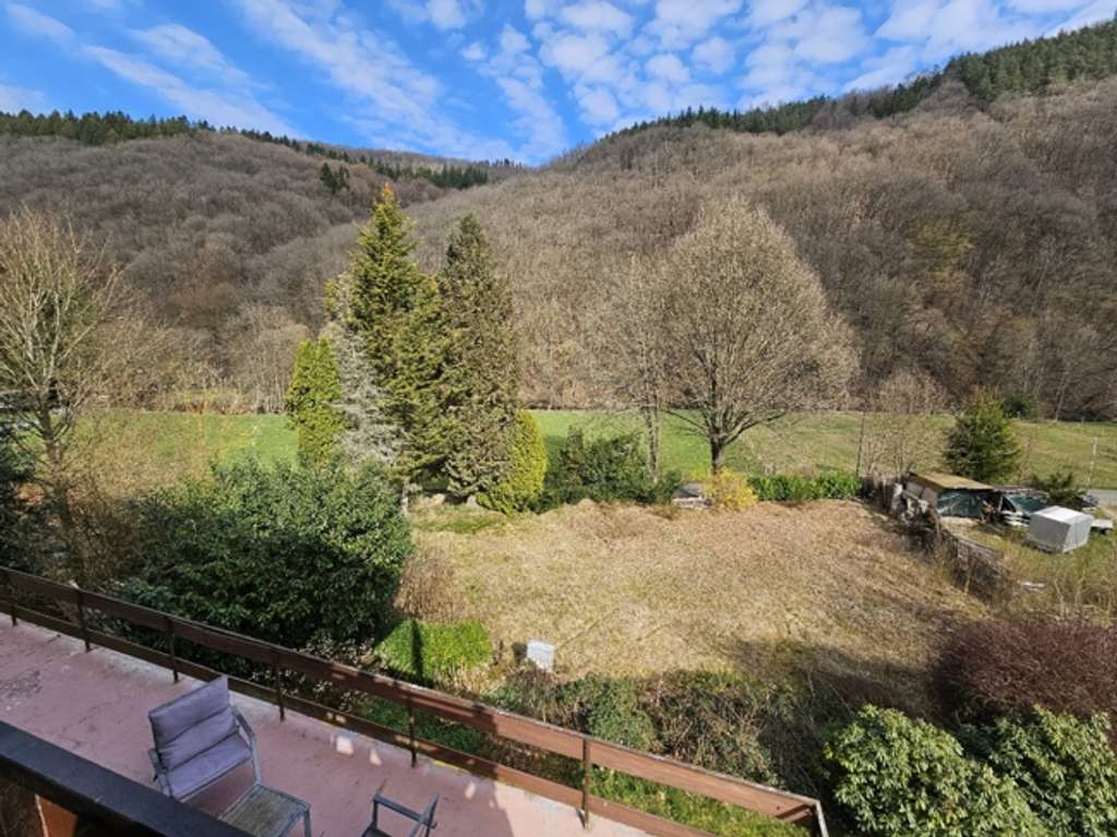 Immobilie in Simmerath - Freistehendes Zweifamilienhaus und Garage in ruhiger Lage - Bild 3