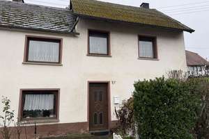 Renovierungsbedürftiges Wohnhaus aus dem Baujahr ca. 1900, welches 1952 durch einen Anbau erweitert  – Die vollständige Adresse der Immobilie erhältst du vom Anbieter., 54538 Hontheim – Vorschaubild 2